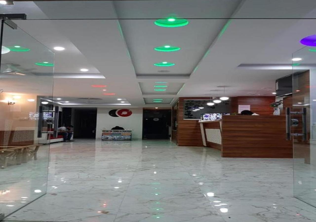 Hotel Sai Sk Palace Ширди Экстерьер фото